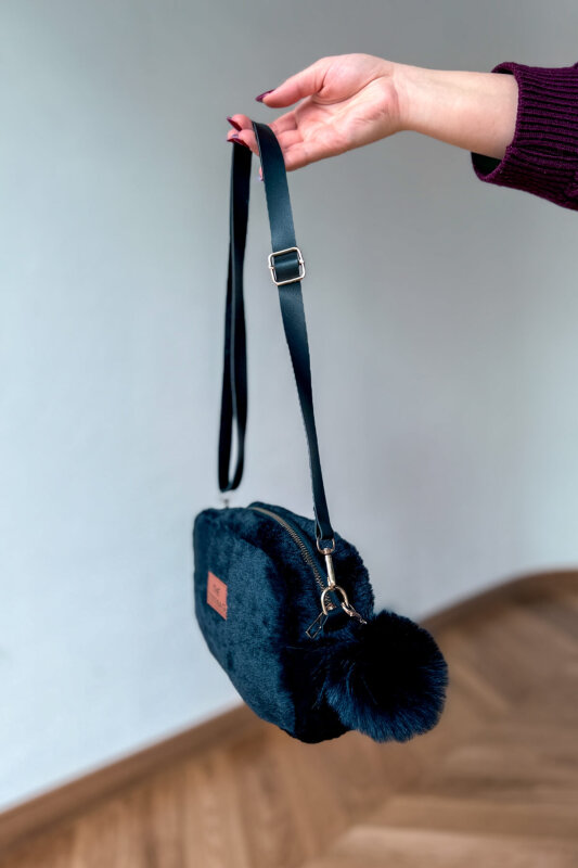 ÇNT-3042 Siyah Peluş Anahtarlık Detaylı Kürklü Omuz Çantası - 2