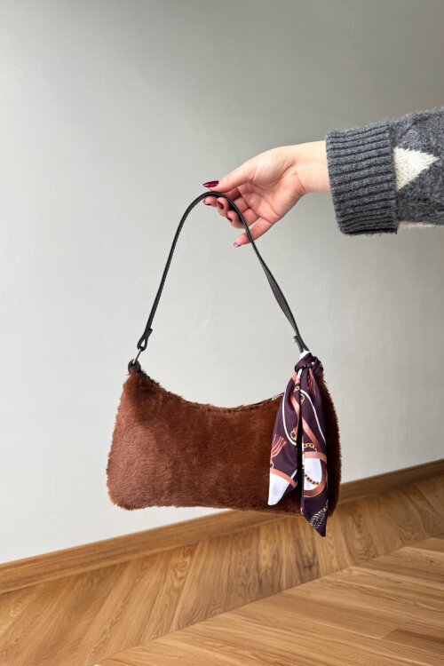 ÇNT-3043 Acı Kahve Fular Detaylı Kürklü Omuz Çantası - 1