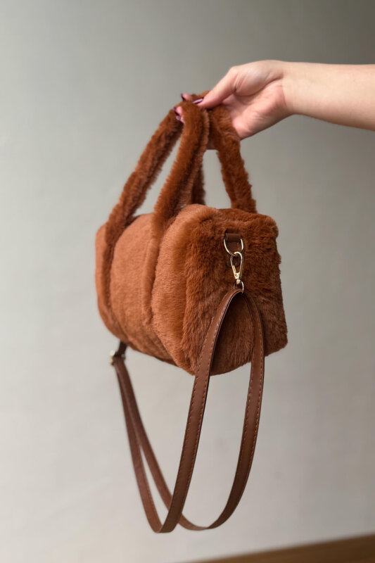 ÇNT-3044 Taba Yumuşak Dokulu Kürklü Uzun Omuz Çantası - 2