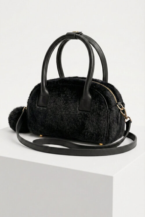 ÇNT-3046 Siyah Peluş Ponponlu El ve Omuz Çantası (1)