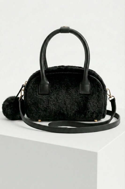 ÇNT-3046 Siyah Peluş Ponponlu El ve Omuz Çantası - 1