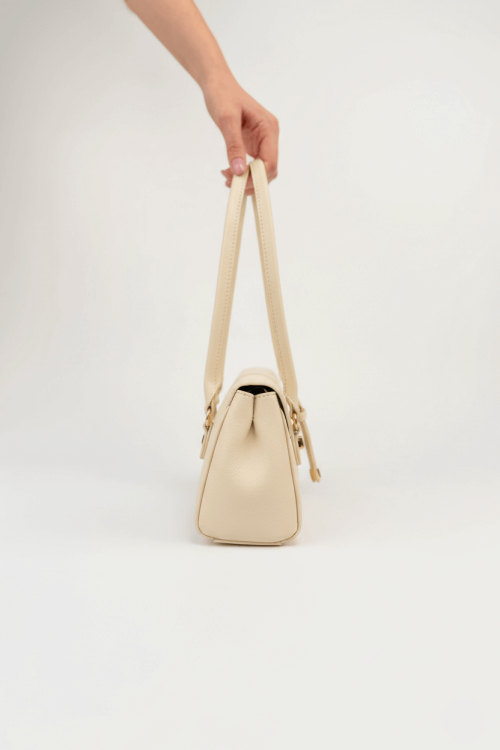 ÇNT-3049 Bej Suni Deri Vintage Gold Kilitli Siyah Baget Çanta - 2