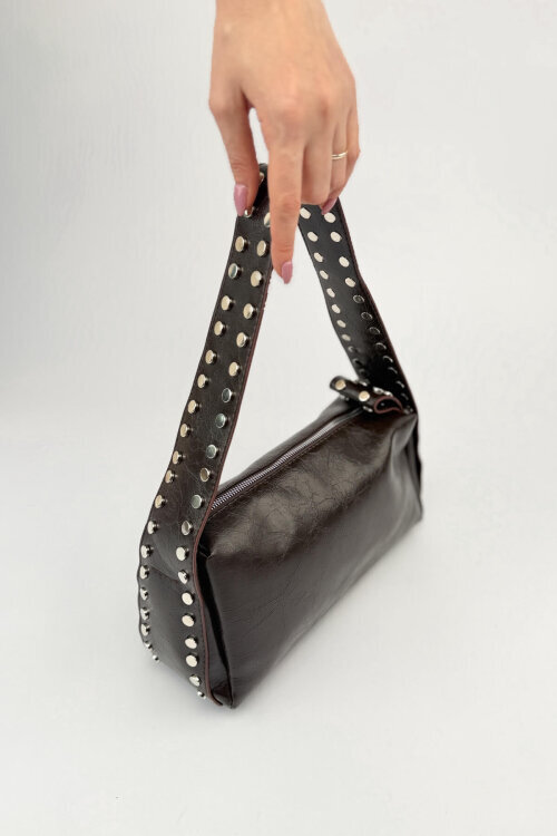 ÇNT-3050 Acı Kahve Suni Deri Gümüş Zımba Detaylı Omuz Çantası (1)