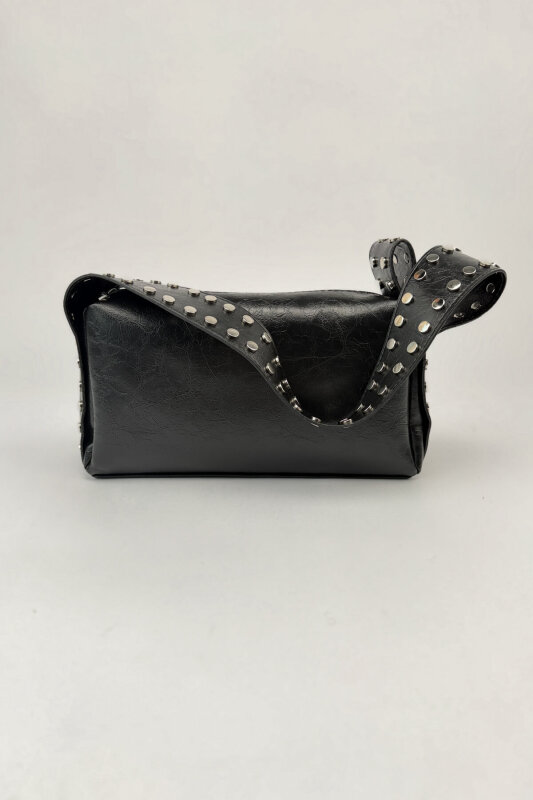 ÇNT-3050 Siyah Suni Deri Gümüş Zımba Detaylı Omuz Çantası - 3