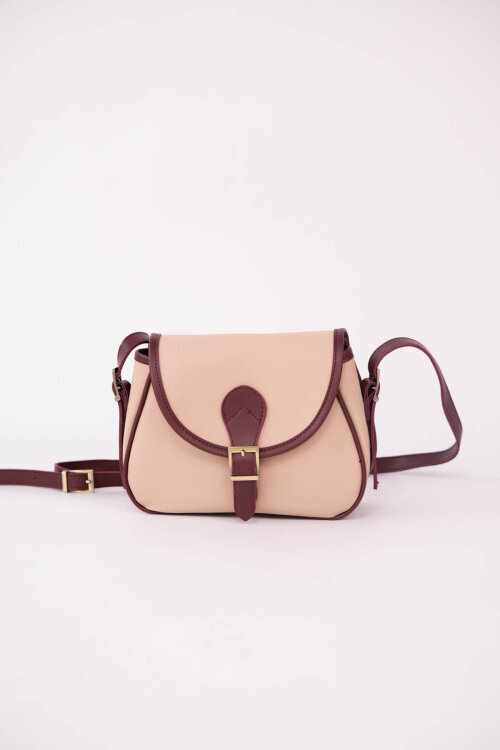ÇNT-3055 Bej Bordo Kemer Tokalı Kapaklı Omuz Çantası - 1