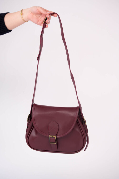 ÇNT-3055 Bordo Kemer Tokalı Kapaklı Omuz Çantası - 3