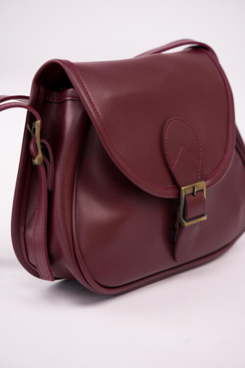 ÇNT-3055 Bordo Kemer Tokalı Kapaklı Omuz Çantası - 4