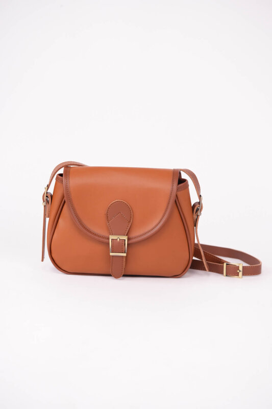 ÇNT-3055 Taba Kemer Tokalı Kapaklı Omuz Çantası - 1