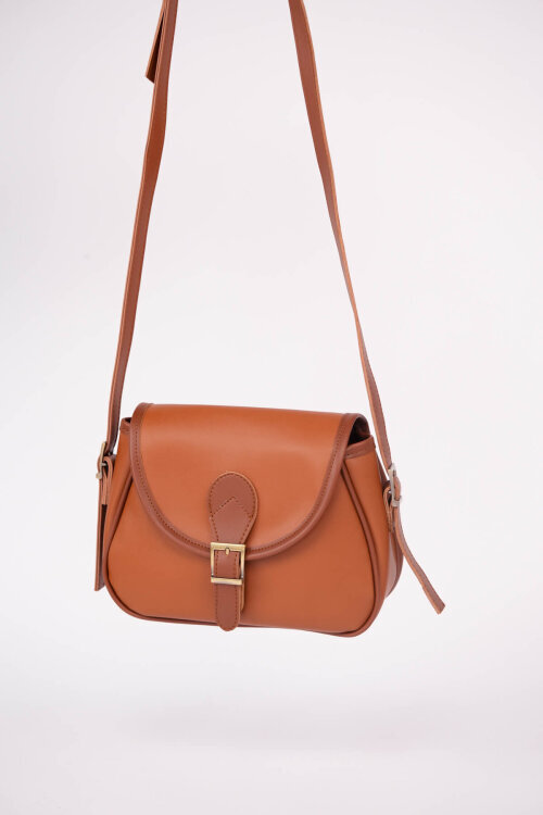 ÇNT-3055 Taba Kemer Tokalı Kapaklı Omuz Çantası - 4