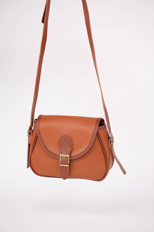 ÇNT-3055 Taba Kemer Tokalı Kapaklı Omuz Çantası - 4