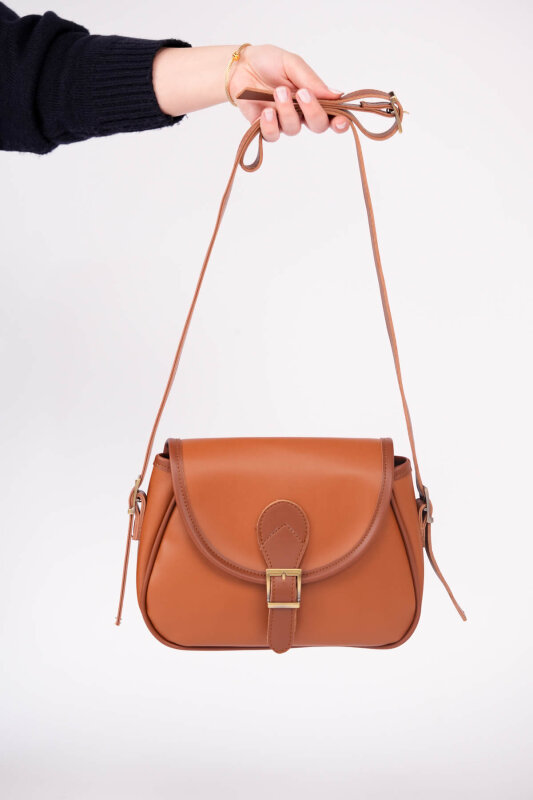 ÇNT-3055 Taba Kemer Tokalı Kapaklı Omuz Çantası - 3