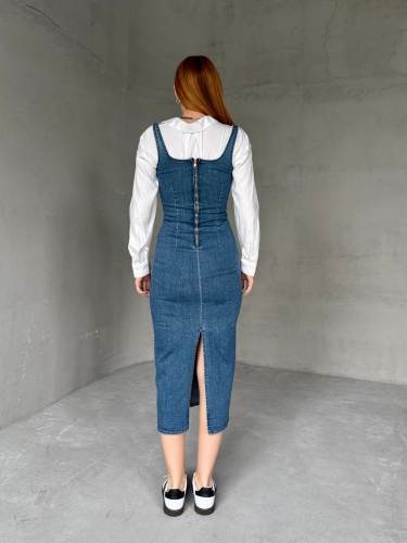 ELB-01742 Açık Mavi Havuz Yaka Denim Kumaş Arka Yırtmaç Detaylı Likralı Midiboy Elbise - 6