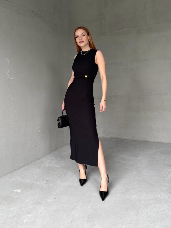 ELB-01743 Siyah Gold Toka Detaylı Sıfır Kol Uzun Kalem Elbise - 1