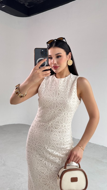 ELB-01748 Krem Rengi Sıfır Kol Bisiklet Yaka Ajur Elbise - 5
