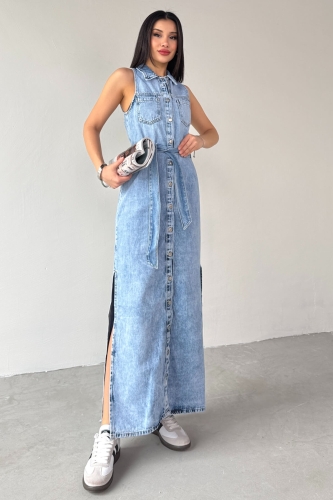 ELB-01759 Mavi Taşlama Kumaş Düğmeli ve Kuşaklı Kot Elbise - 5