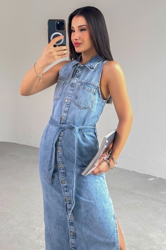 ELB-01759 Mavi Taşlama Kumaş Düğmeli ve Kuşaklı Kot Elbise - 2