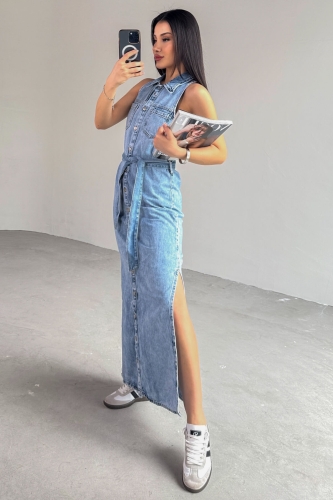 ELB-01759 Mavi Taşlama Kumaş Düğmeli ve Kuşaklı Kot Elbise - 6