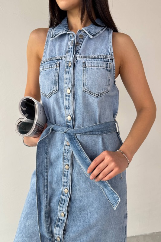 ELB-01759 Mavi Taşlama Kumaş Düğmeli ve Kuşaklı Kot Elbise - 8