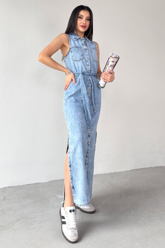 ELB-01759 Mavi Taşlama Kumaş Düğmeli ve Kuşaklı Kot Elbise - 12