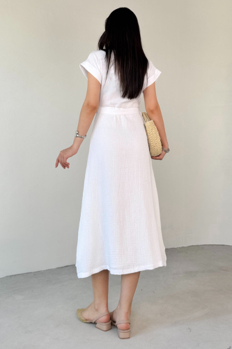 ELB-01785 Beyaz Kemerli Ajur Detaylı Gömlek Yaka Düğmeli Yazlık Elbise - 3