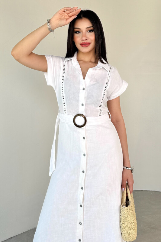 ELB-01785 Beyaz Kemerli Ajur Detaylı Gömlek Yaka Düğmeli Yazlık Elbise - 2
