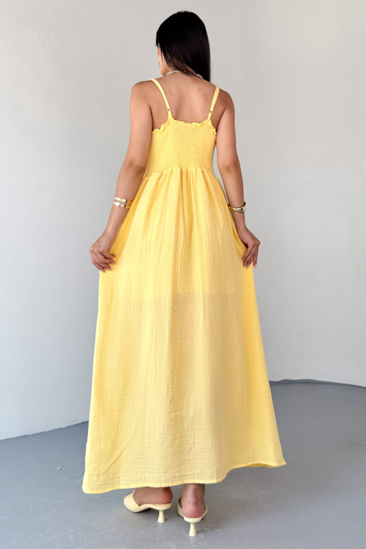 ELB-01802 Sarı Askılı Kaplama Düğmeli Gipeli Müslin Elbise  - 7