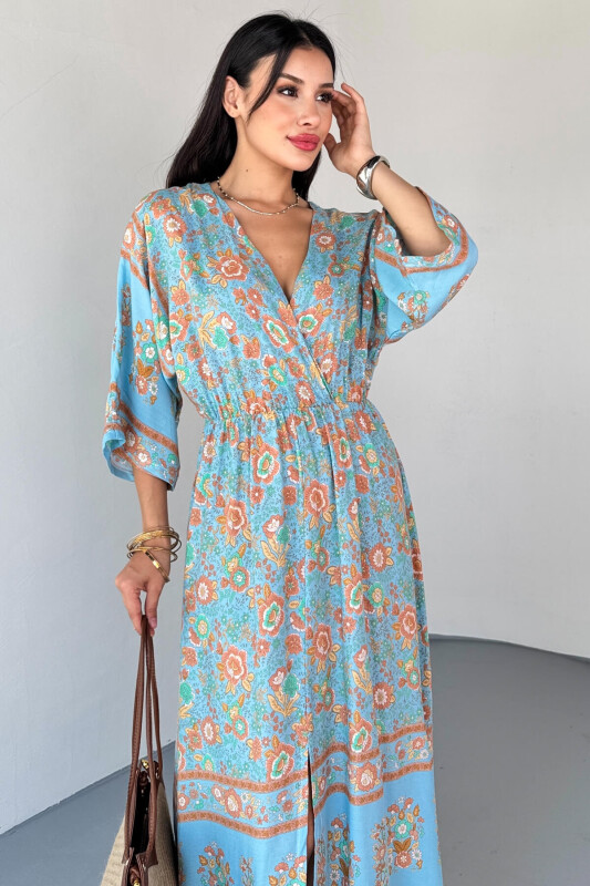 ELB-01813 Mavi Kruvaze Yaka Çiçek Desenli Viskon Uzun Elbise - 6