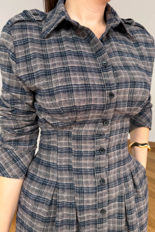 ELB-01836 Kahverengi Ekose Bel Detaylı Elbise - 3