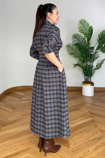 ELB-01836 Kahverengi Ekose Bel Detaylı Elbise - 4