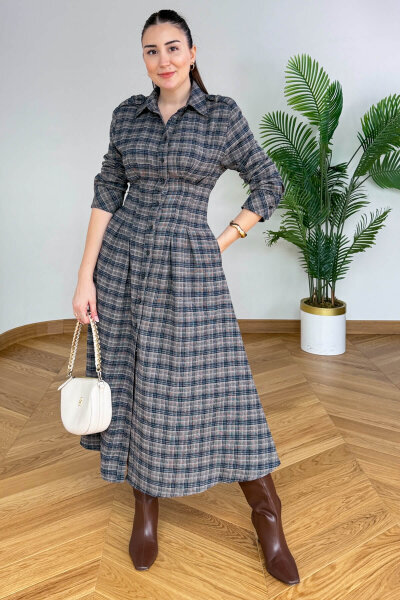 ELB-01836 Kahverengi Ekose Bel Detaylı Elbise - 5