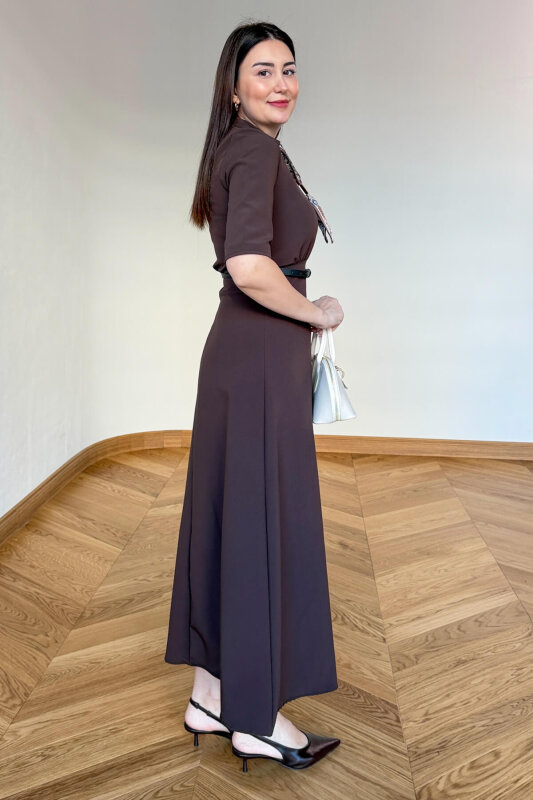ELB-01838 Acı Kahve Fular Yaka Kemerli Elbise - 6