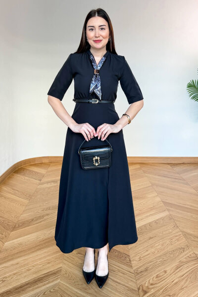 ELB-01838 Siyah Fular Yaka Kemerli Elbise