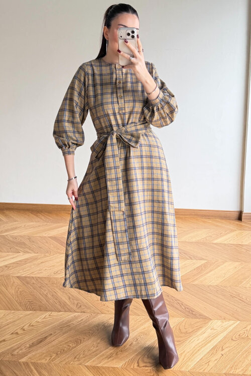 ELB-01839 Bej-Mavi Kuşaklı Ekose Desenli Gömlek Elbise - 5