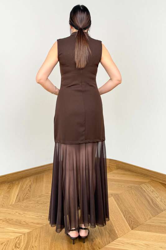 ELB-01849 Kahverengi Göğüs Dekolte Detaylı Tüllü Atlas Elbise - 4