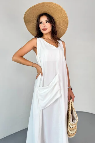 ELB-3078 Beyaz Asimetrik Yaka Yan Yırtmaçlı Cepli Uzun Yazlık Elbise (1)