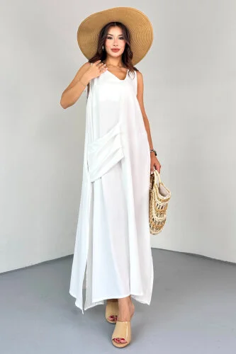 ELB-3078 Beyaz Asimetrik Yaka Yan Yırtmaçlı Cepli Uzun Yazlık Elbise