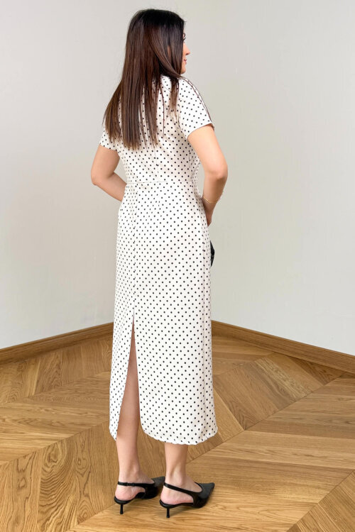 ELB-4575 Beyaz Kare Yaka Bağcıklı Puantiyeli Atlas Elbise - 4