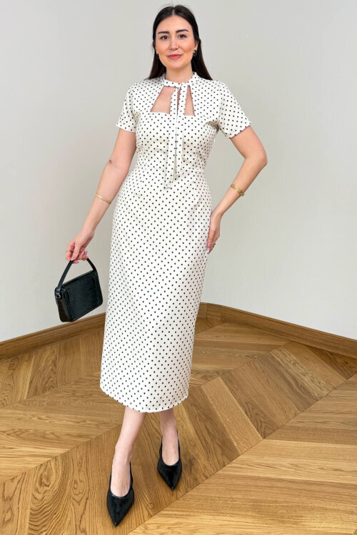 ELB-4575 Beyaz Kare Yaka Bağcıklı Puantiyeli Atlas Elbise - 6