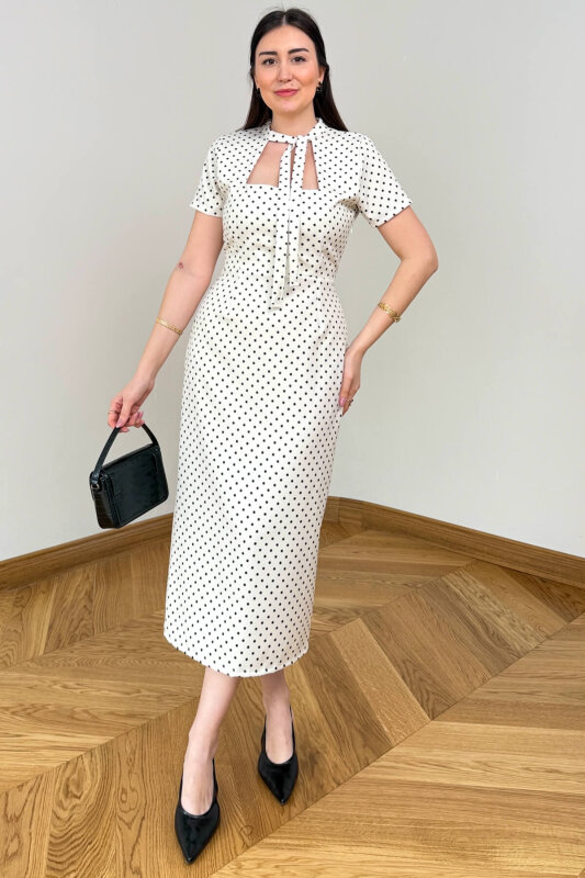 ELB-4575 Beyaz Kare Yaka Bağcıklı Puantiyeli Atlas Elbise - 6