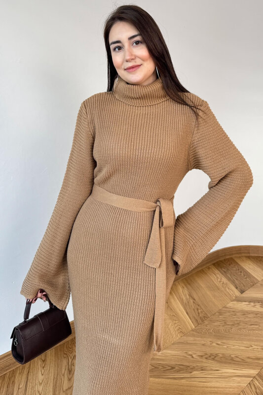 ELB-5199 Vizon Kuşaklı Balıkçı Yaka Pelerin Kollu Uzun Triko Elbise - 2