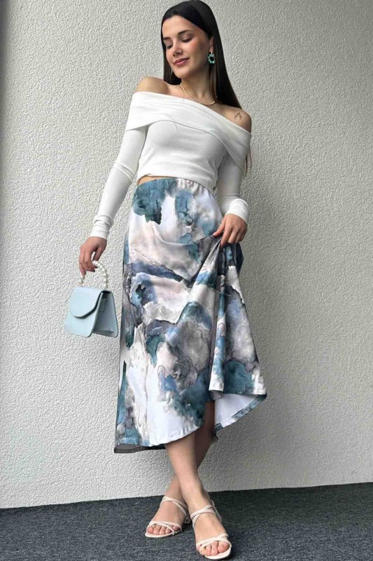 ETK-02325 Mavi Batik Desenli Bel Lastikli Midi Boy Saten Kumaş Etek - 1