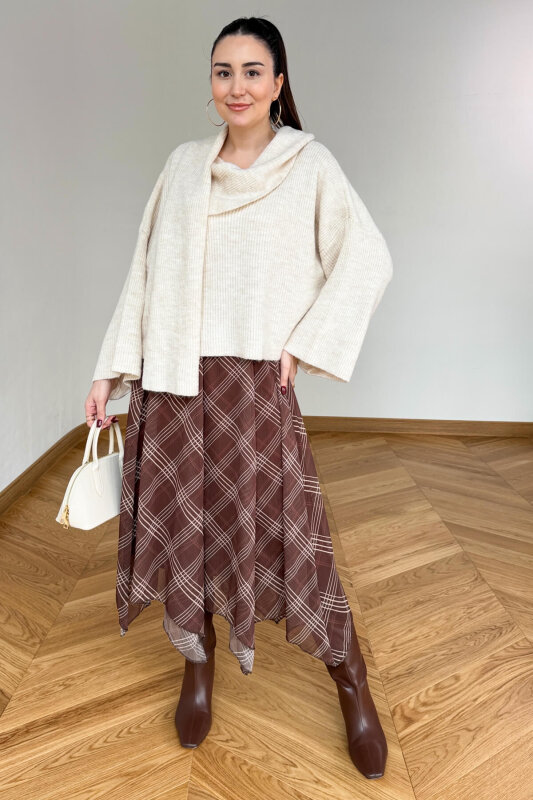 ETK-1378 Kahverengi Asimetrik Kesim Çizgili Desenli Astarlı Etek - 1