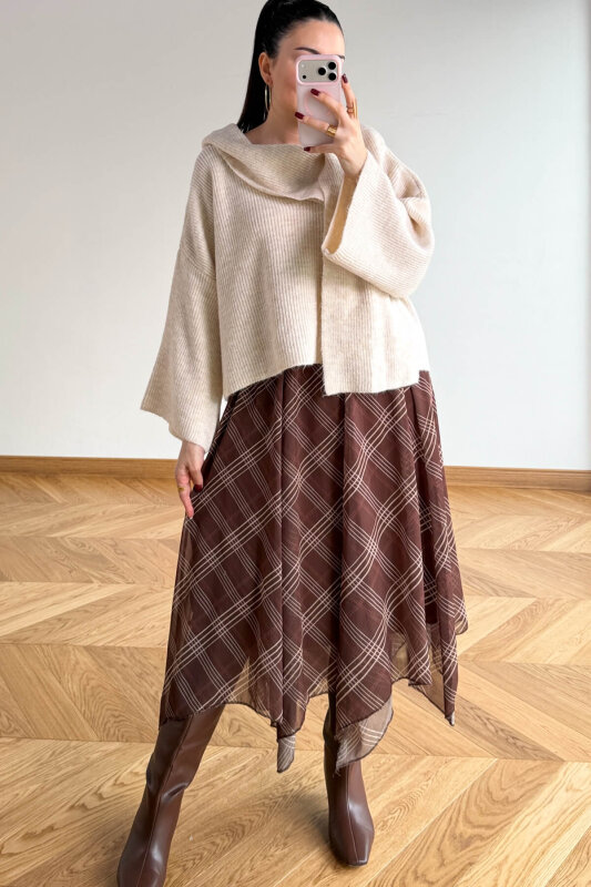 ETK-1378 Kahverengi Asimetrik Kesim Çizgili Desenli Astarlı Etek - 3