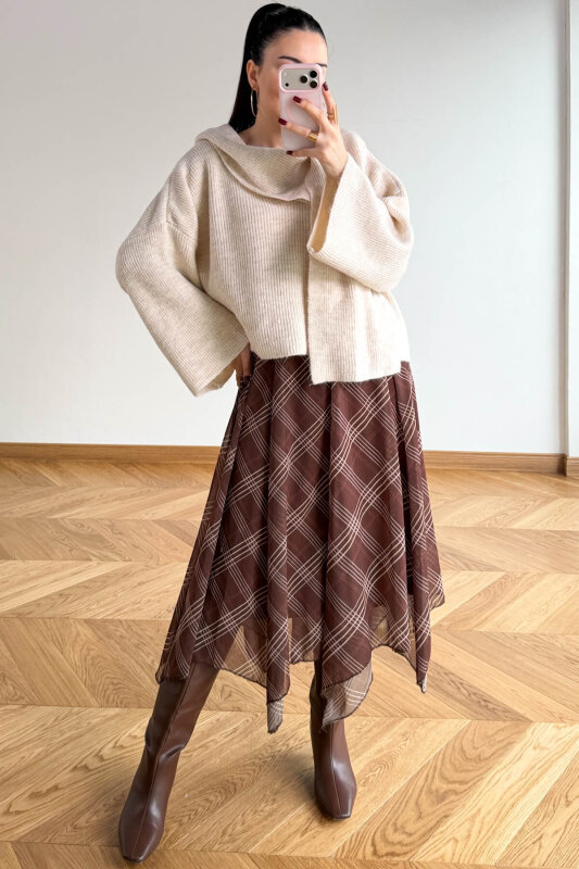 ETK-1378 Kahverengi Asimetrik Kesim Çizgili Desenli Astarlı Etek - 4