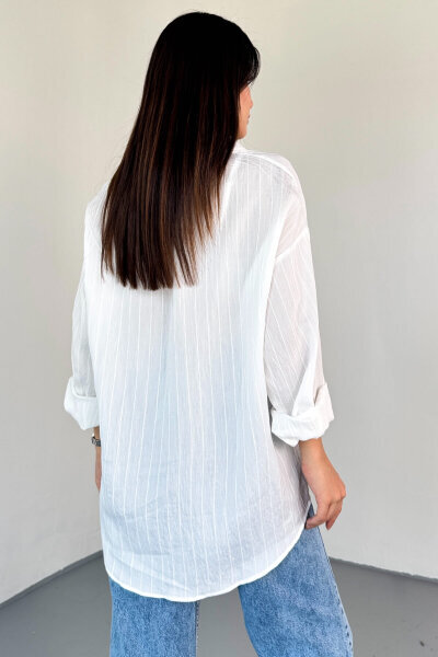 GML-10241 Beyaz Cep Detay Çizgili Salaş Gömlek (1)