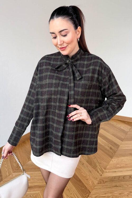 GML-2180 Kahve-Haki Ekose Taş Detaylı Fularlı Hakim Yaka Gömlek