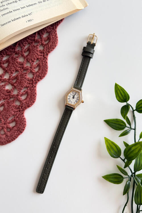 Golden Yeşil Taşlı Kadran Deri Dokulu Kordon Kadın Kol Saati 