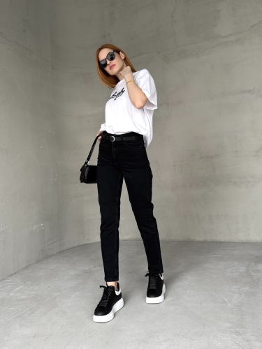 JEAN-08124 Siyah Taşlamalı Süper Kalıp Momfit Jean - Cappmoda (1)