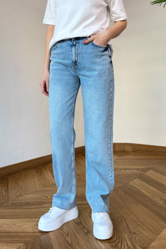 JEAN-1015 Buz Mavi Kesik Paça Yüksek Bel Mom Jean - 1