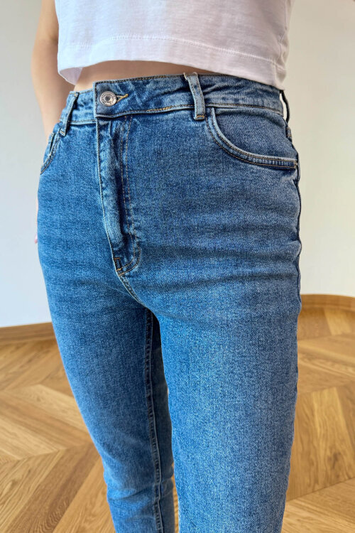 JEAN-1017 Taşlı Mavi Kesik Paça Yüksek Bel Jean - 4